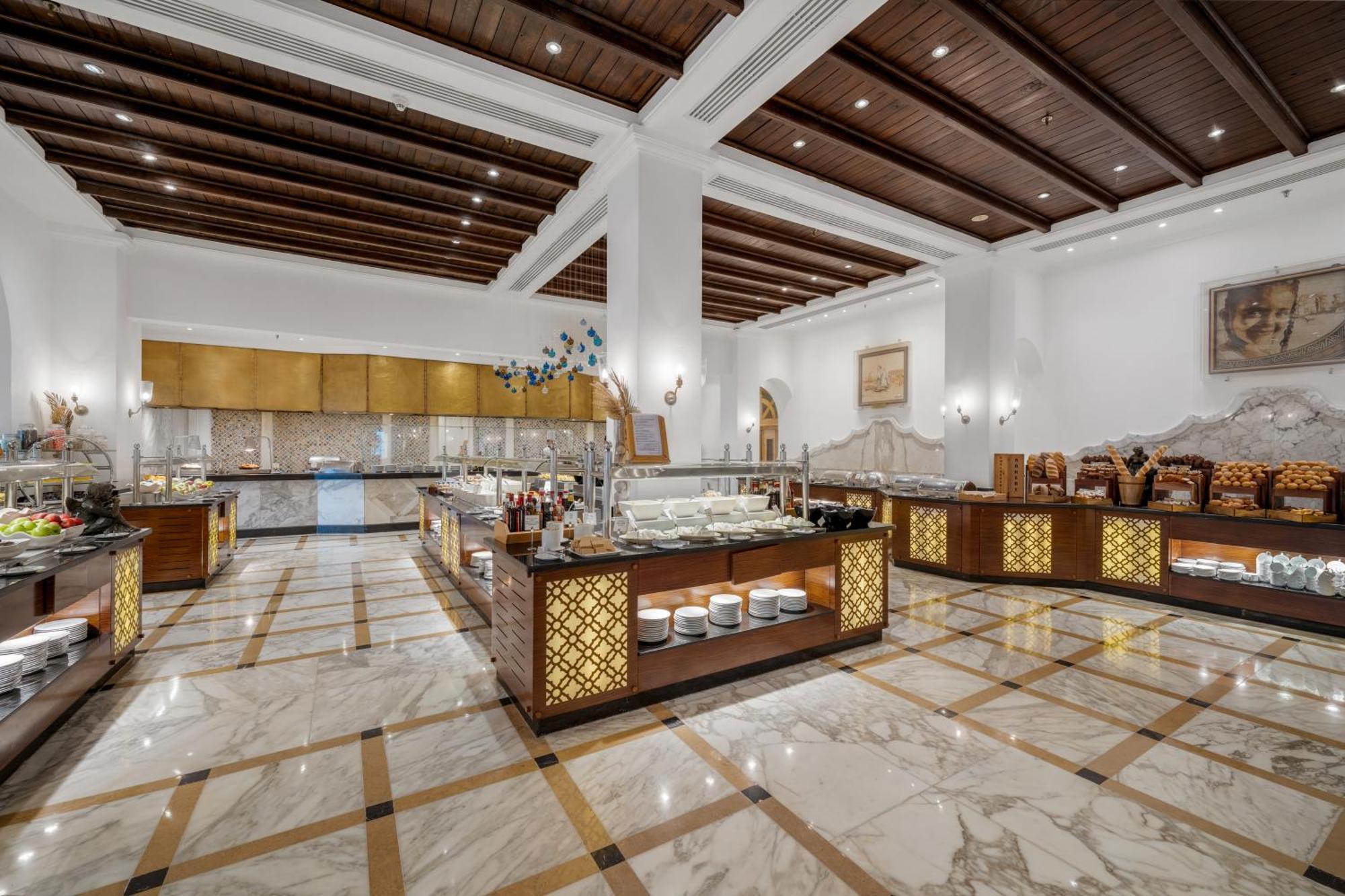 Курортний комплекс Royal Savoy Sheikh (adults Only) Шарм-еш-Шейх